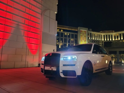 컬리넌 화이트.jpg